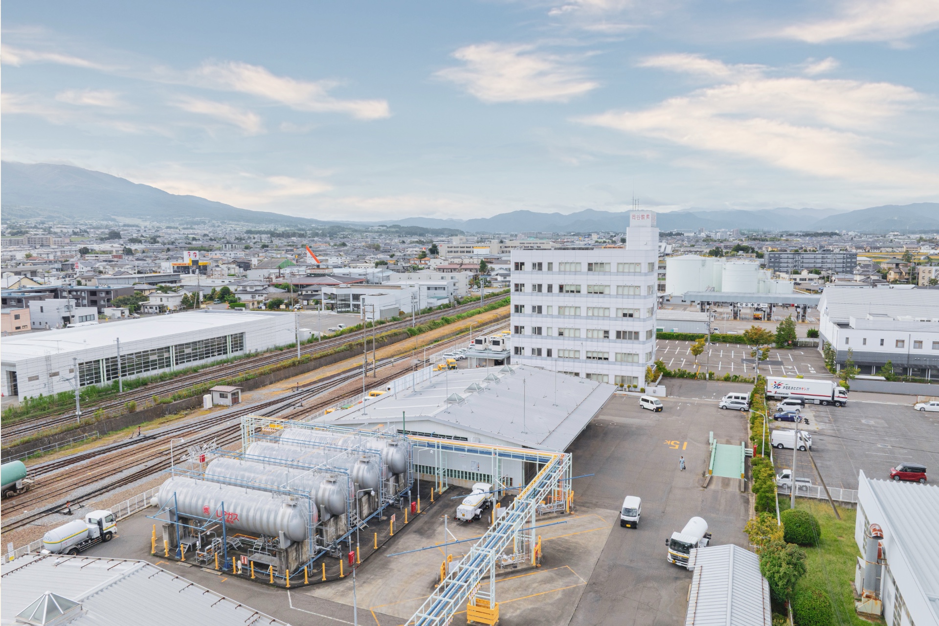 岡谷酸素株式会社　営業への技術的な同行・支援