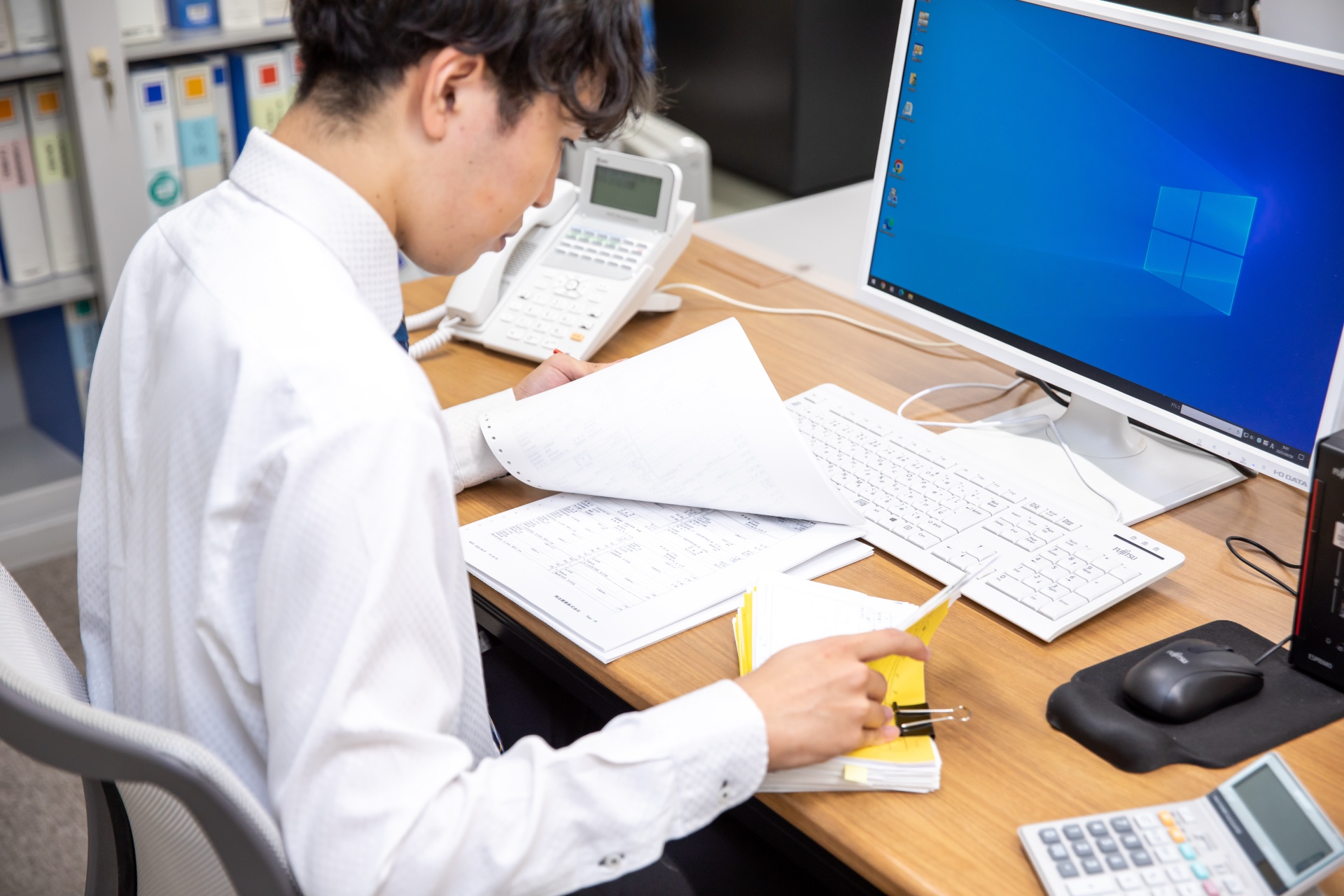 岡谷酸素株式会社　 月次・年次決算の補助