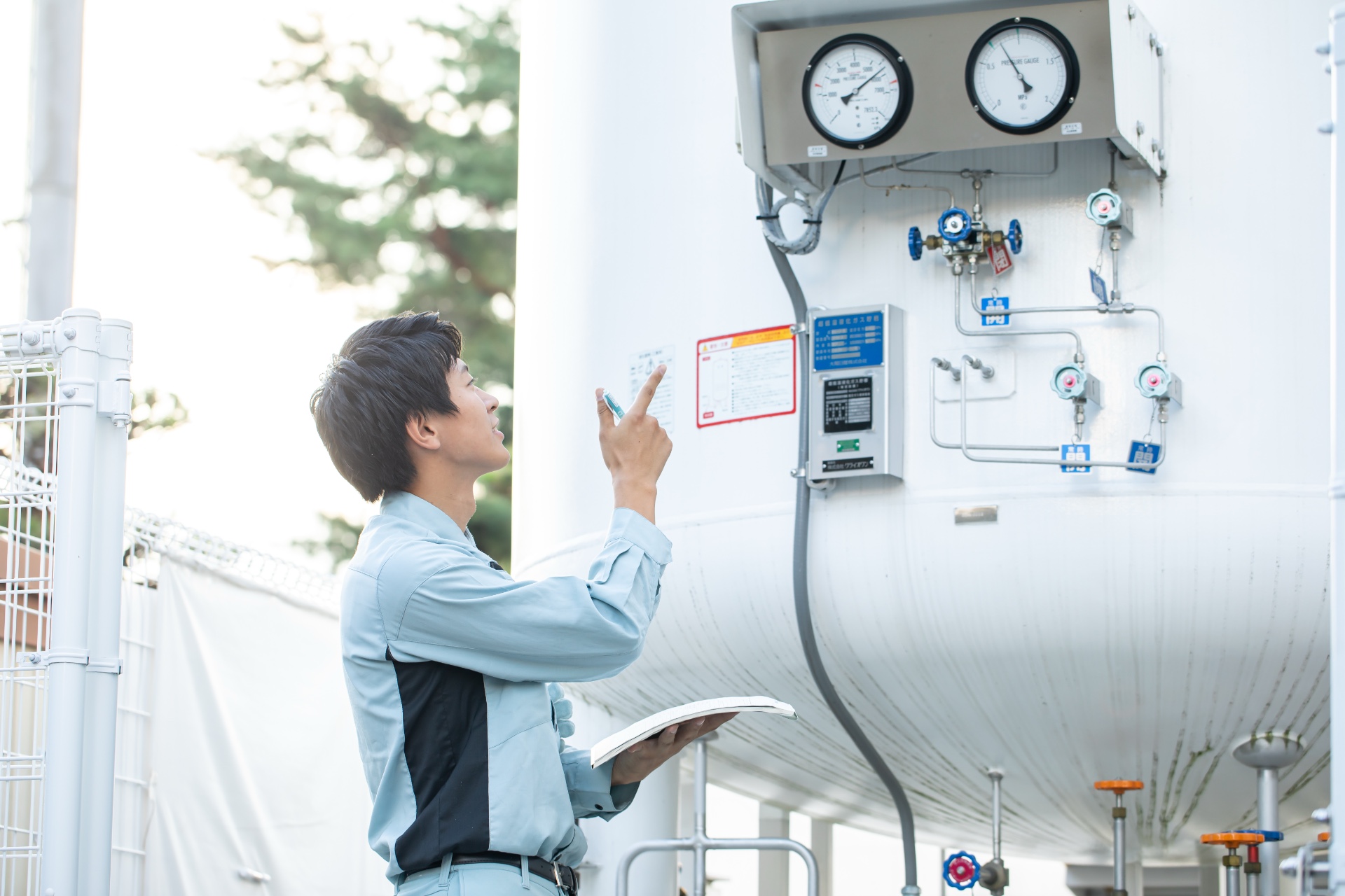 岡谷酸素株式会社　設備の保守点検・配送補助